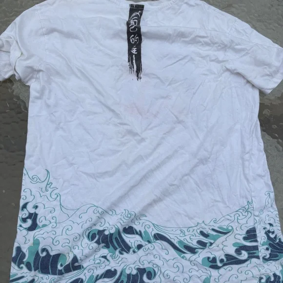 Boys Anime T-shirt - Large - Picture 3 of 3